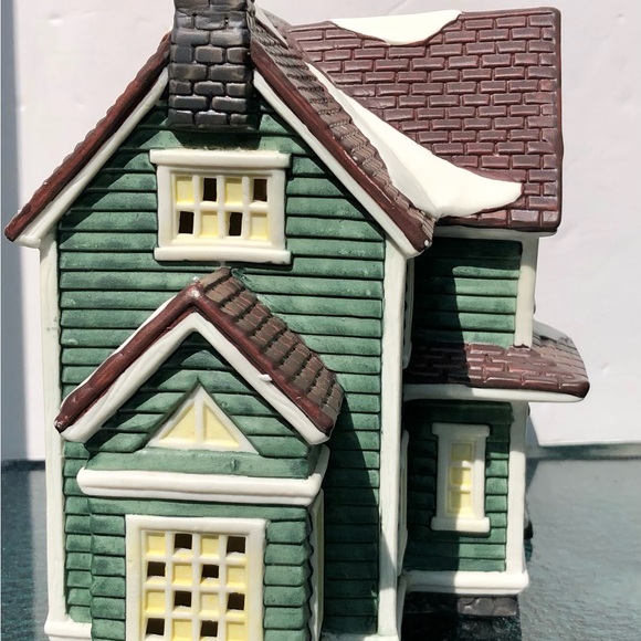 Porcelain Lighted House, Christmas Village - Picture 9 of 12
